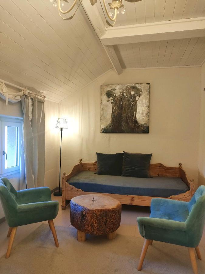 Les Muzards Hotel Châtel-Montagne Buitenkant foto